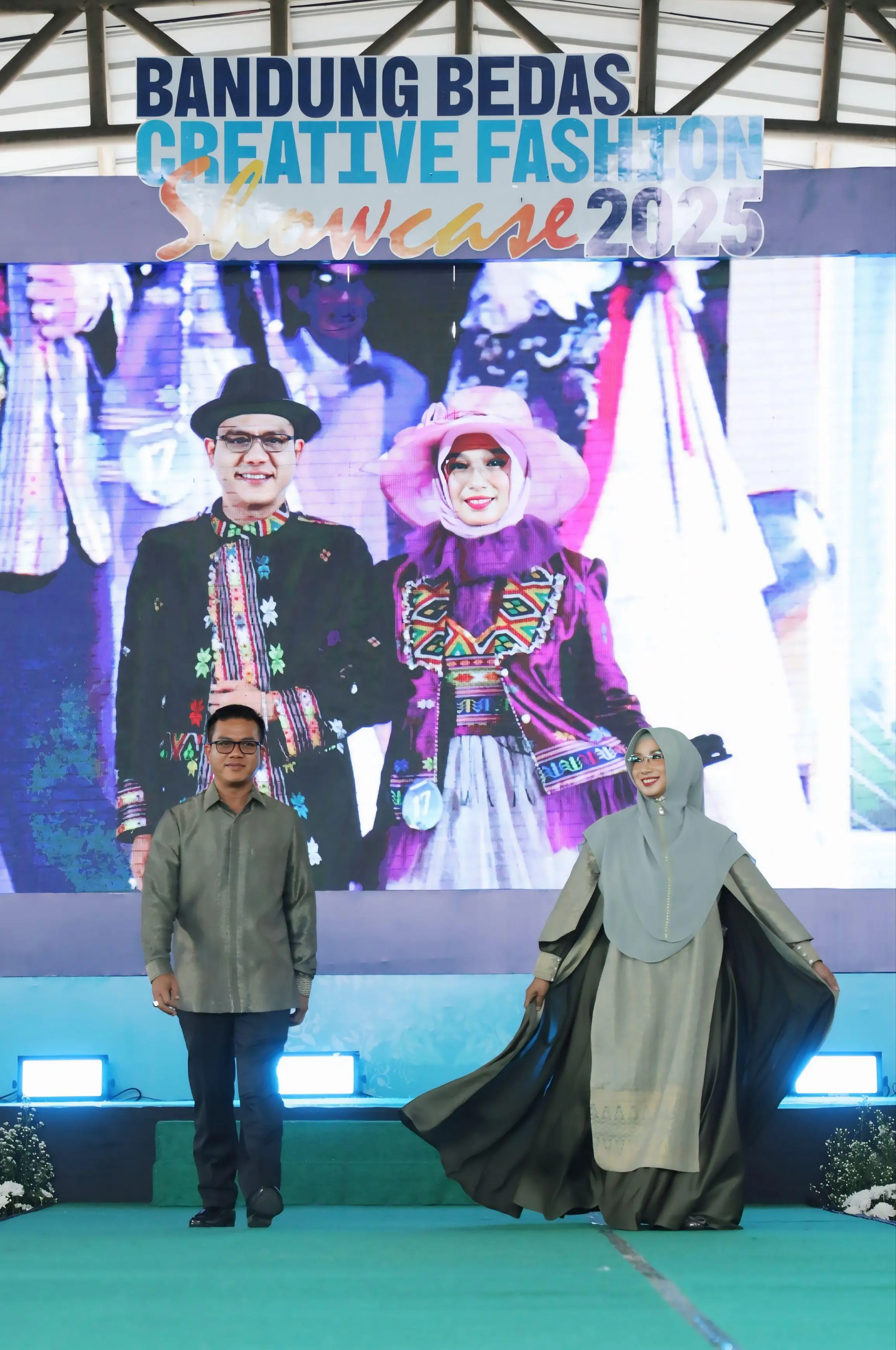 Emma Dety: Sarung Tenun Majalaya Warisan Kriya Tekstil yang telah Dikenal Luas 