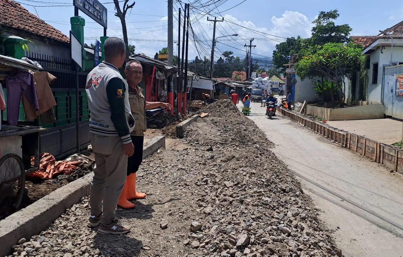 Jalan Sukabirus Dayeuhkolot Ditinggikan, Pemkab Bandung Respon Keluhan Warga