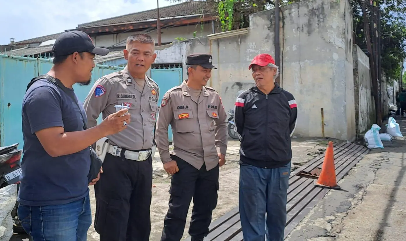 Polsek Dayeuhkolot Gelar Patroli Siang, Ciptakan Rasa Aman di Tengah Aktivitas Warga