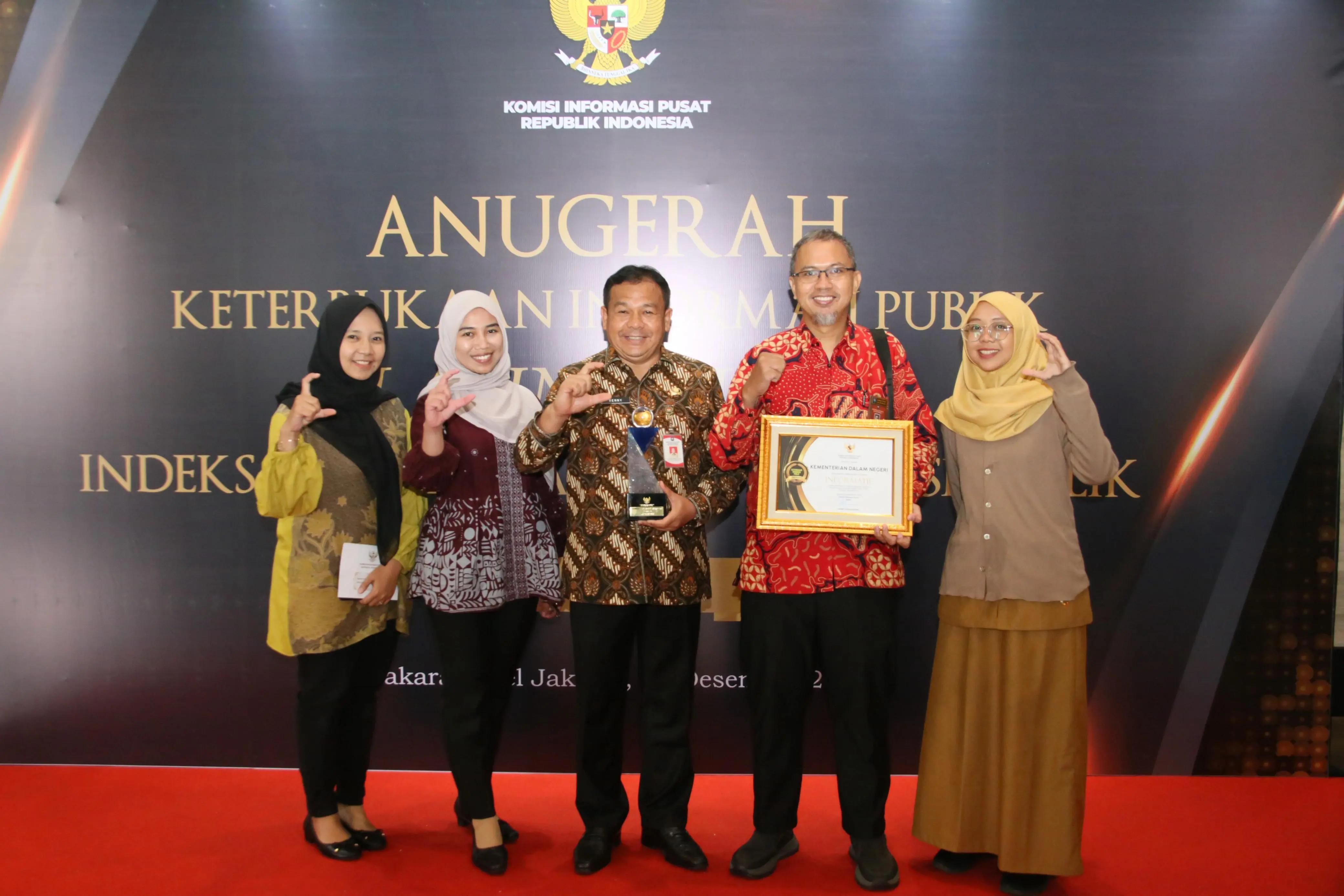 Kemendagri Kembali Raih Predikat Informatif dari KI Pusat