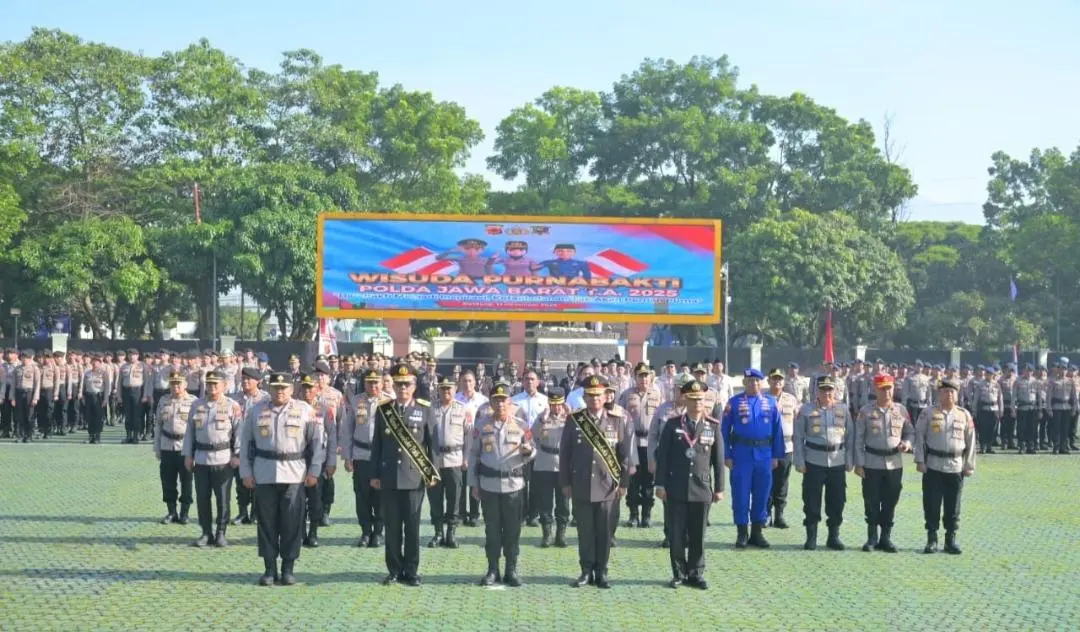 Polda Jabar Gelar Upacara Wisuda Purnabakti, 111 Personel Resmi Mengakhiri Masa Pengabdian