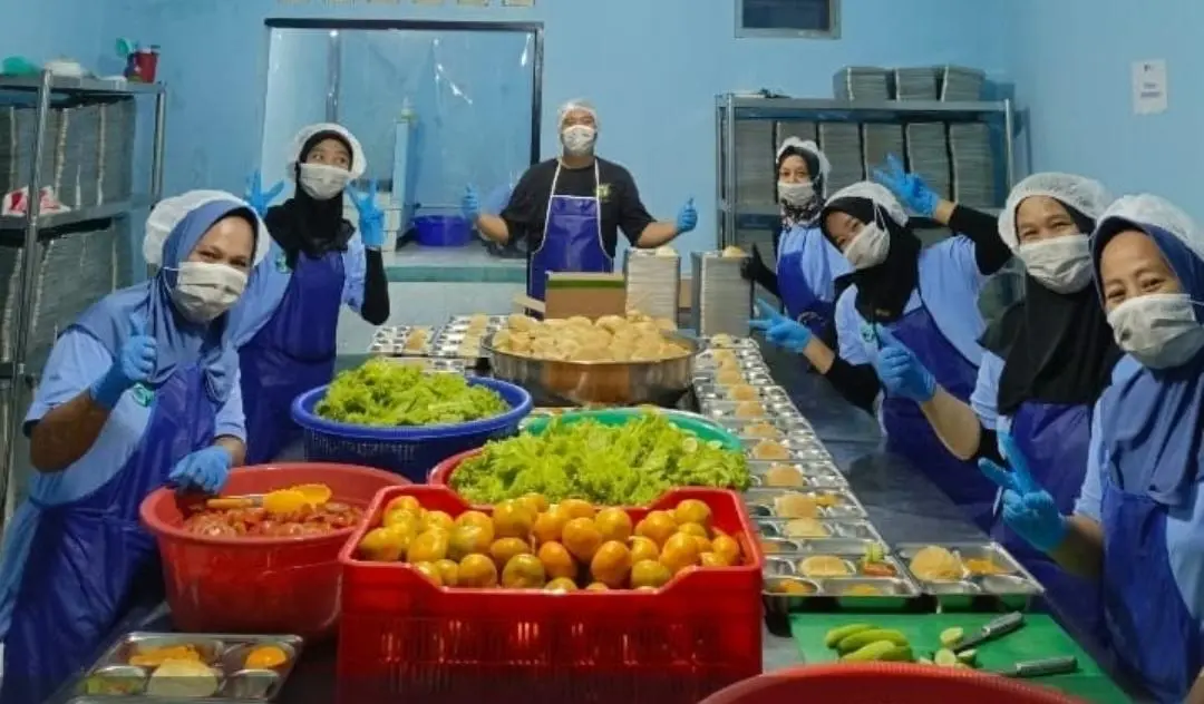 SPPG Yayasan Karya Maju Sinatrya Salurkan 1.380 Paket Makanan Bergizi Gratis di Cicalengka