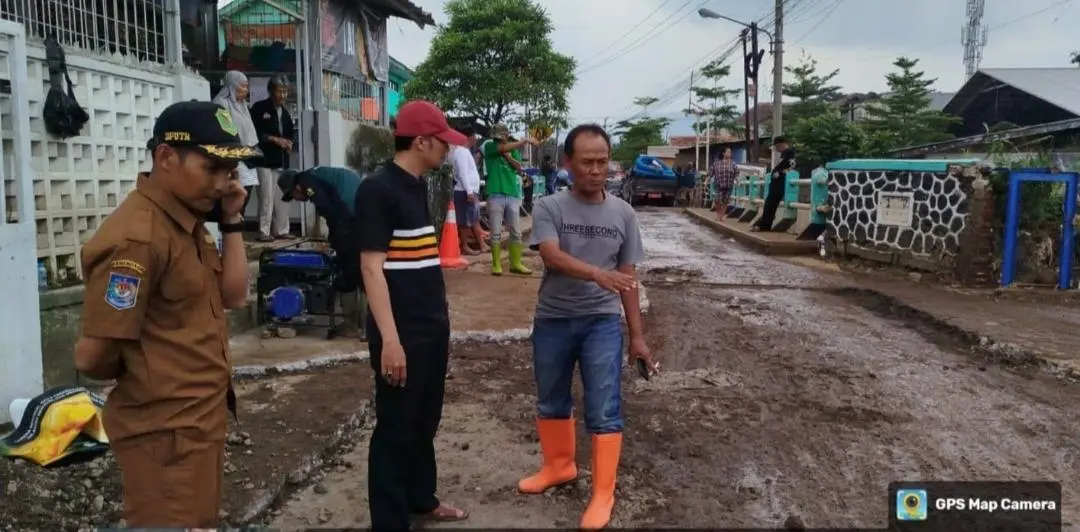 Pentahelix Dayeuhkolot Gandeng Dinas PU dan PRIMA untuk Perbaikan Jalan Rusak Akibat Banjir