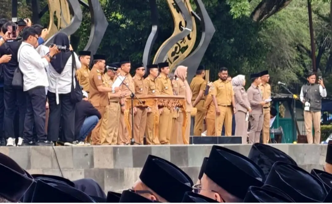 Bupati Bandung Lantik 7.550 P3K Paruh Waktu, Tegaskan Pentingnya Regenerasi ASN
