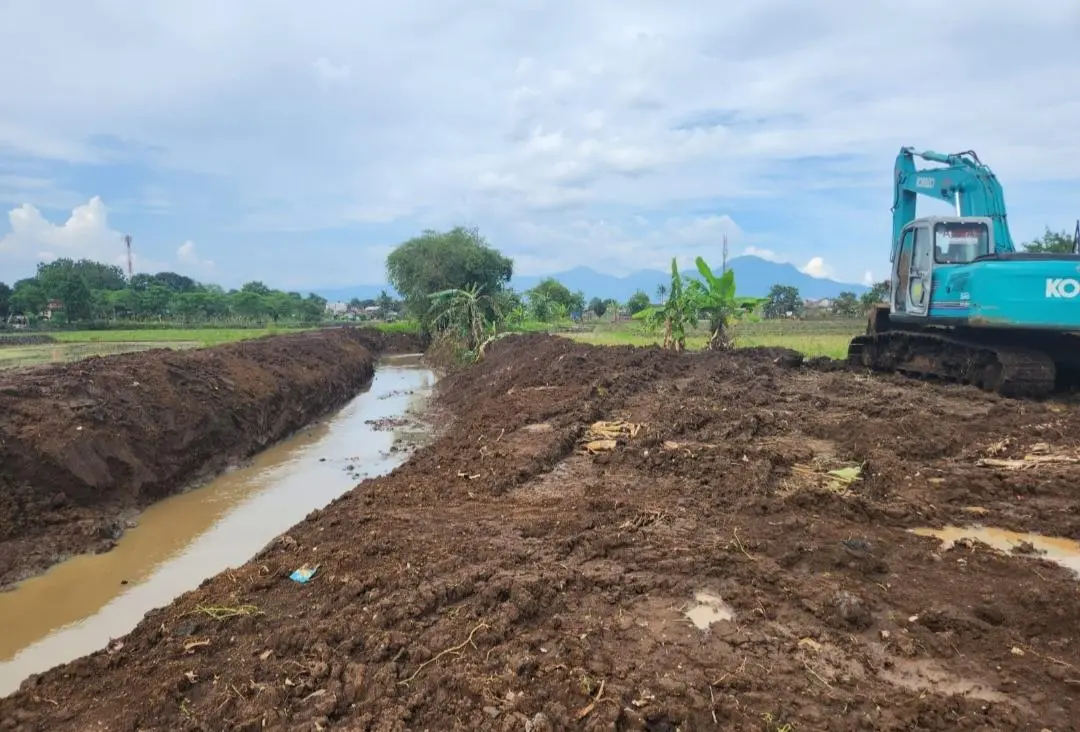 Atasi Banjir Tegalluar Kabupaten Bandung, Panitia Pentahelix Optimalkan Pengerjaan Normalisasi Sungai Cipamokolan Lama