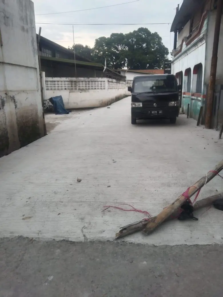 Proyek Pengecoran Jalan di Padamulya Diduga Tanpa Transparansi, Warga Pertanyakan Kualitas Pekerjaan