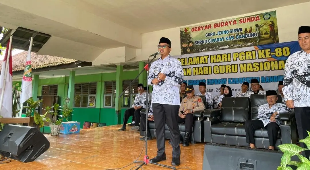 Momentum HUT PGRI ke-80 di Ciparay, Camat Anjar Serukan Guru Lebih Profesional dan Responsif Program Nasional