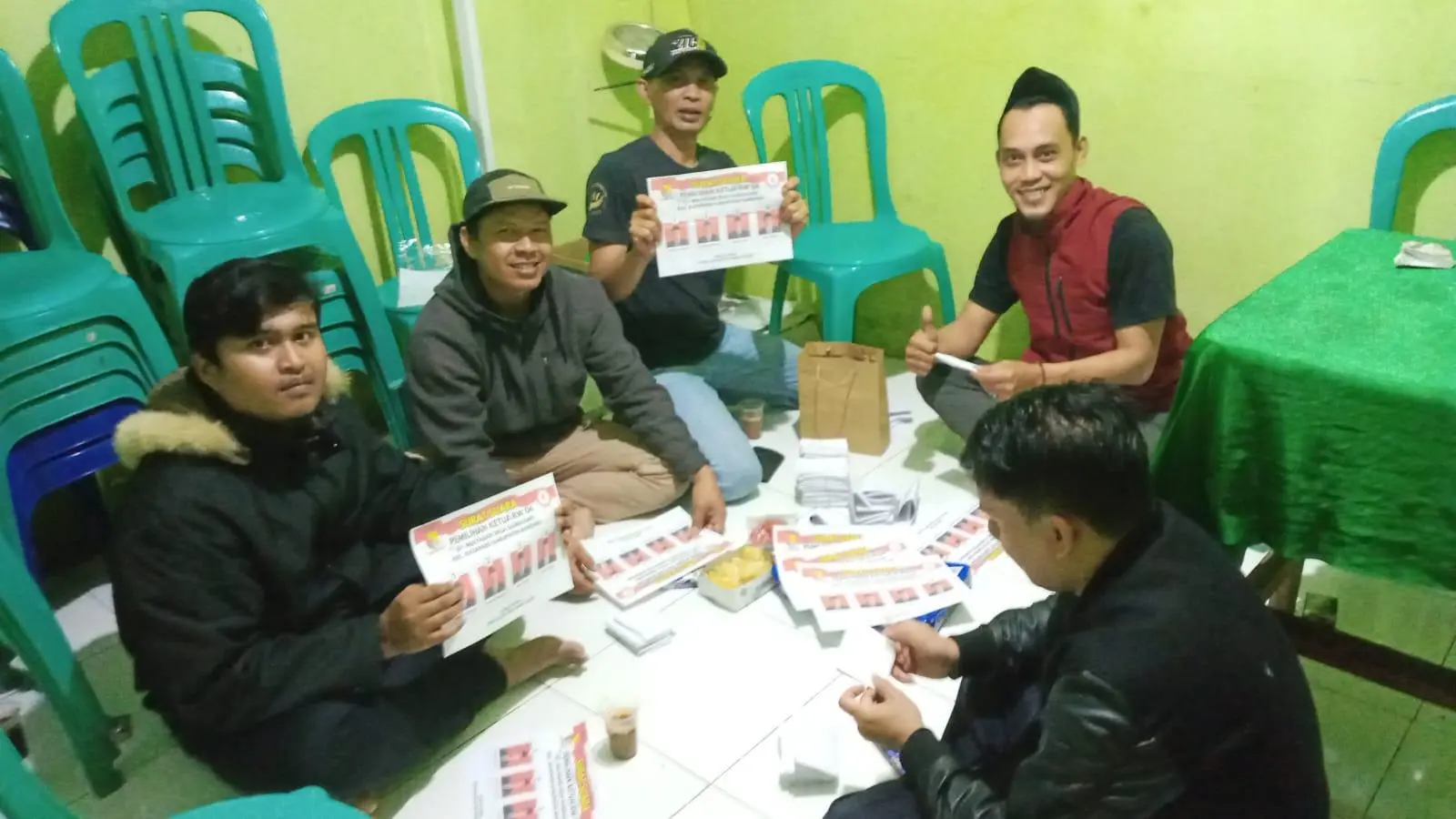 Panitia Mulai Lipat Surat Suara, Ucapkan Terima Kasih kepada Willy Preman Pensiun dan Dalang Dede Candra Sunarya