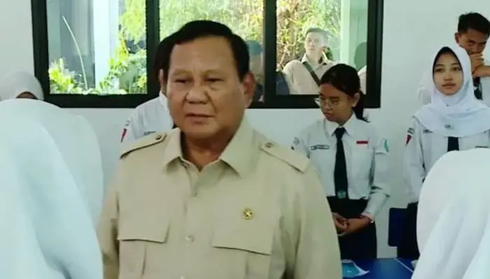 Presiden Prabowo Ajak Siswa SMPN 4 Kota Bekasi Berinteraksi dalam Peluncuran Era Digital Pendidikan