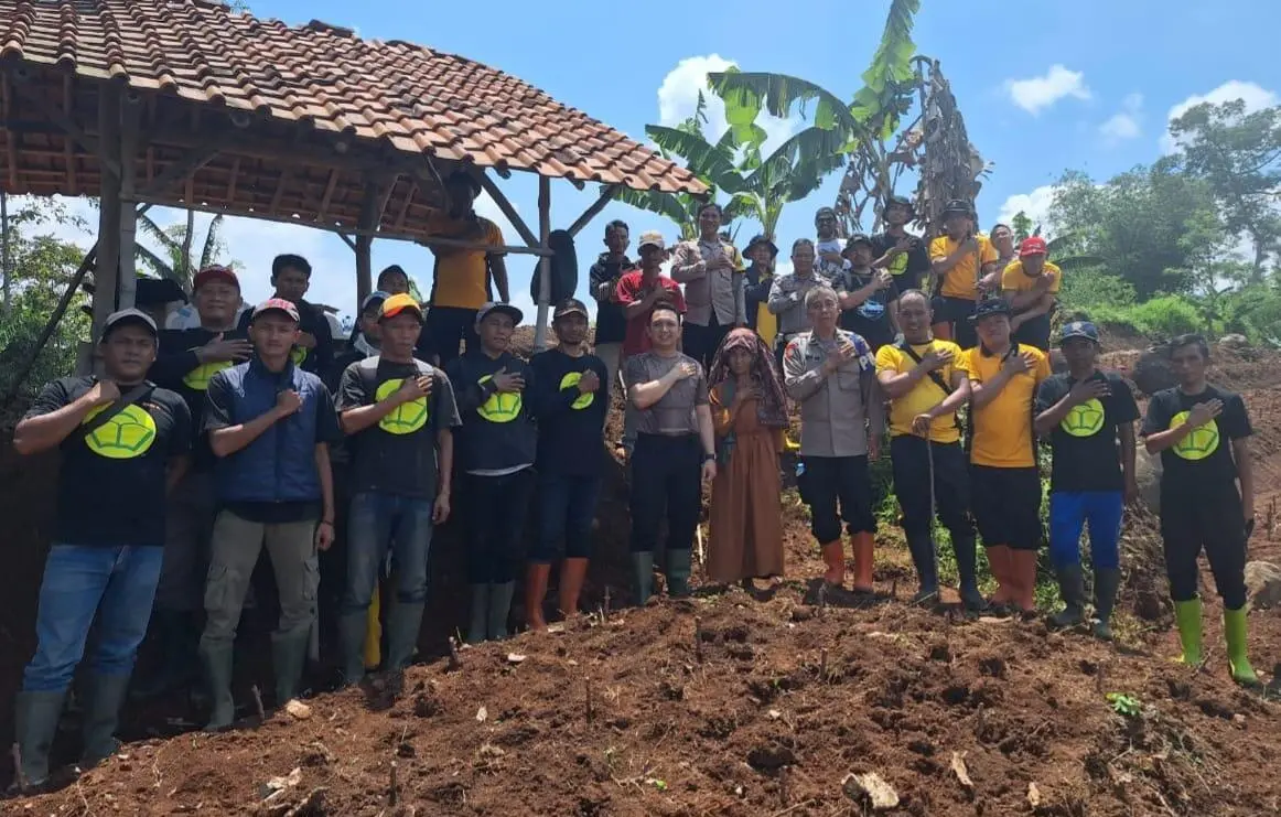 Polsek Dayeuhkolot Berkaloborasi Bersama PRIMA,Tanam Jagung, Dukung Ketahanan Pangan.