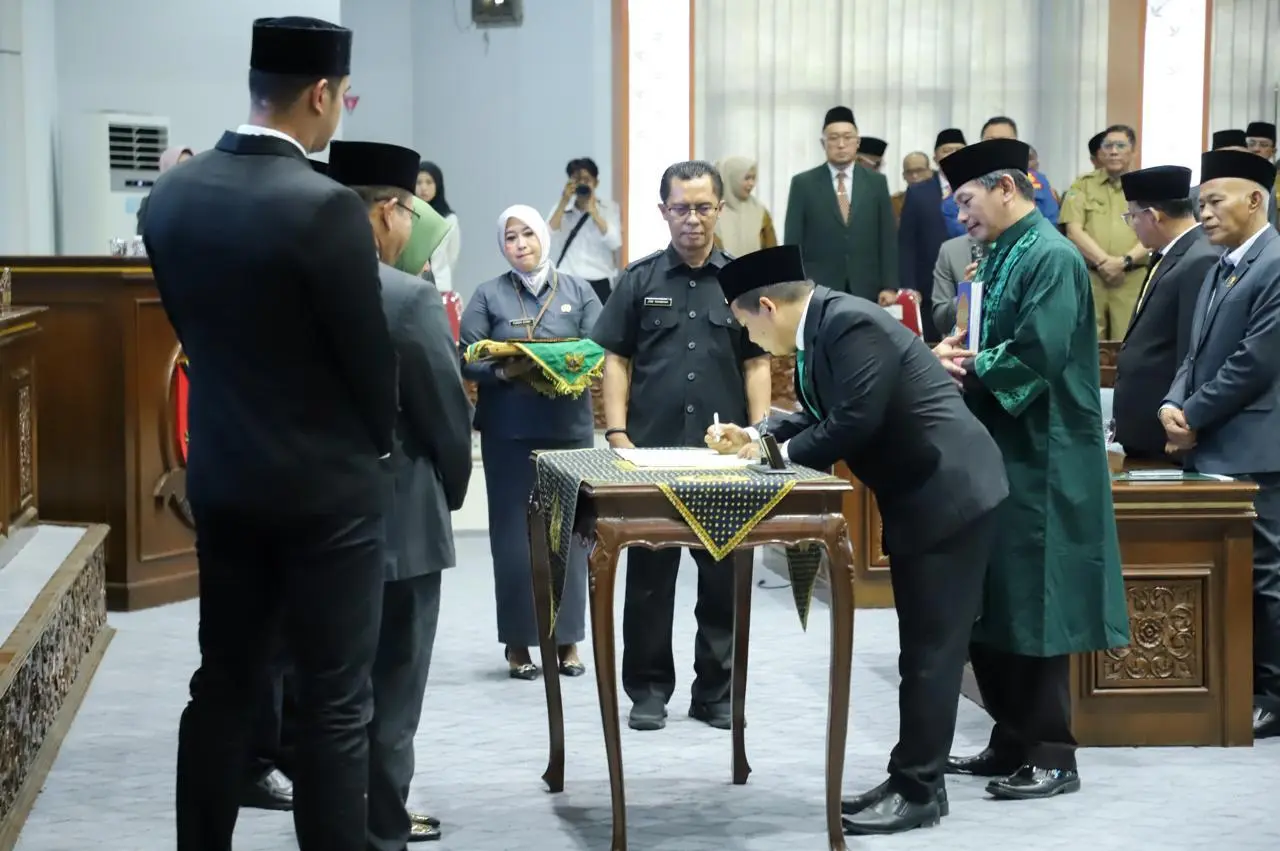 Khoiril Anwar Sah Jadi Anggota DPRD Kabupaten Bandung, Komitmen Lanjutkan Perjuangan Almarhumah Tiktik Kartika