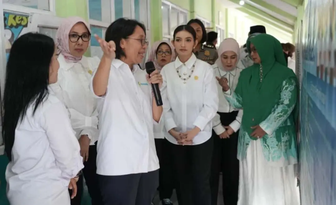 Ketua TP PKK Kabupaten Bandung Dampingi Ibu Wapres dalam Kunjungan ke SDN Griya Bandung Indah
