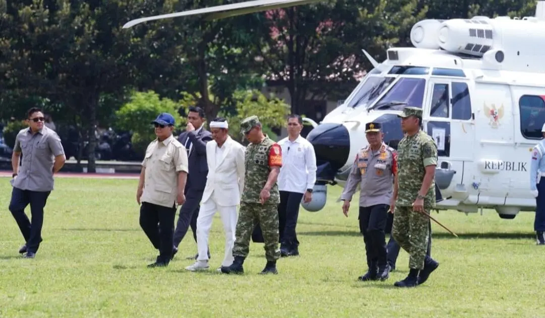Sinergi Polri – TNI Amankan Kunjungan RI-1 Pada Wisuda Universitas Kebangsaan di Bandung