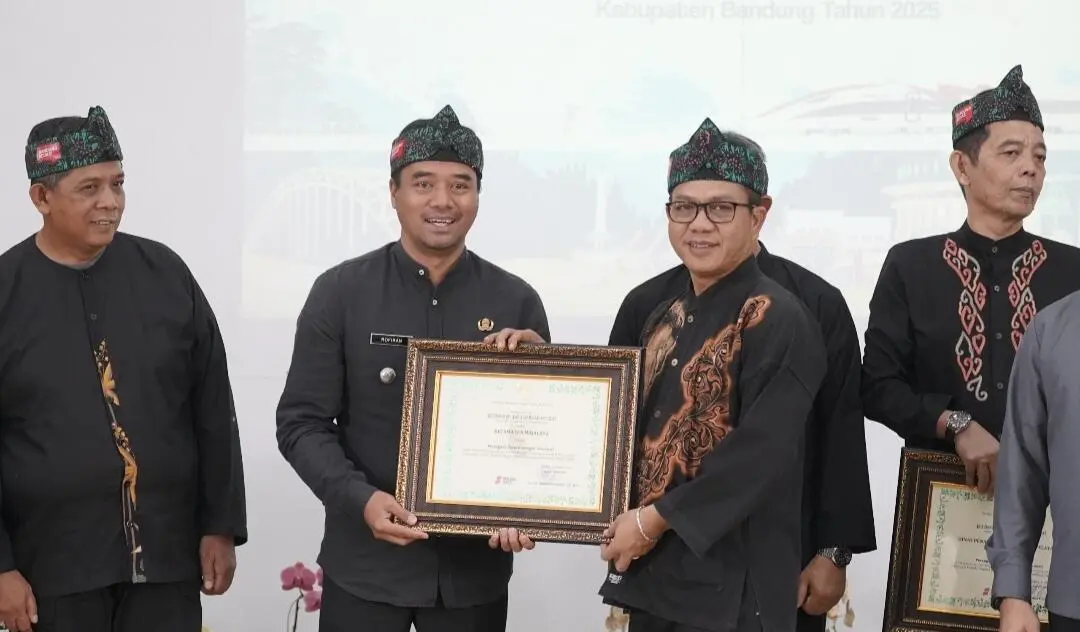 Kecamatan Majalaya Raih Penghargaan Peringkat 1 Kategori Informatif, Camat Rofiran: Ini Amanah dan Motivasi Berbakti