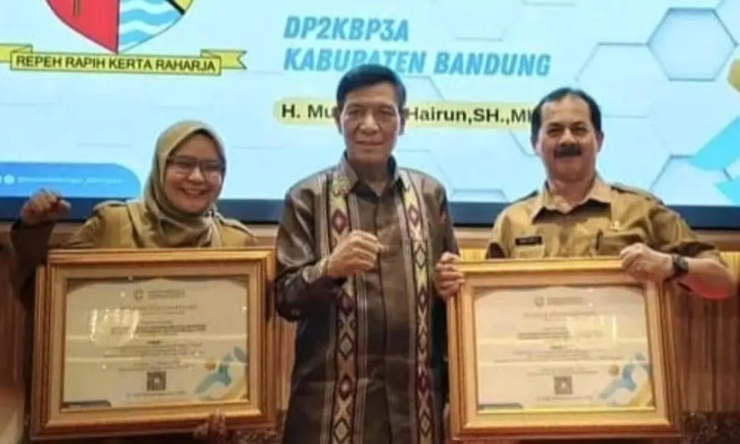 Beri Pelayanan KB Terbaik di Jawa Barat, Kabupaten Bandung Kembali Raih Dua Penghargaan BKKBN