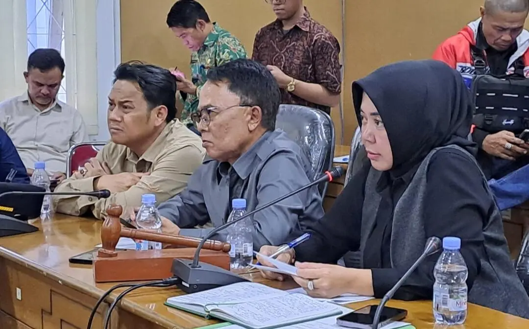 Ketua DPRD Kabupaten Bandung Hj Renie, Menyambut Positif Aspirasi Warga dalam Aksi Demo 