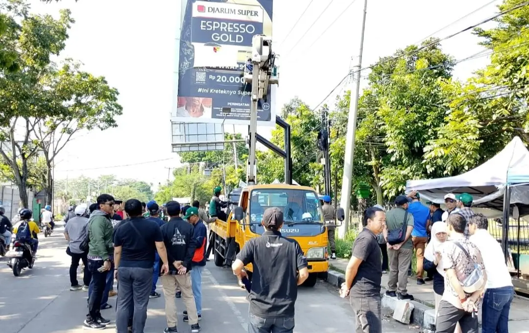 Peringatan Keras dari Pemkab Bandung: Reklame Ilegal Akan Ditertibkan Tanpa Toleransi!