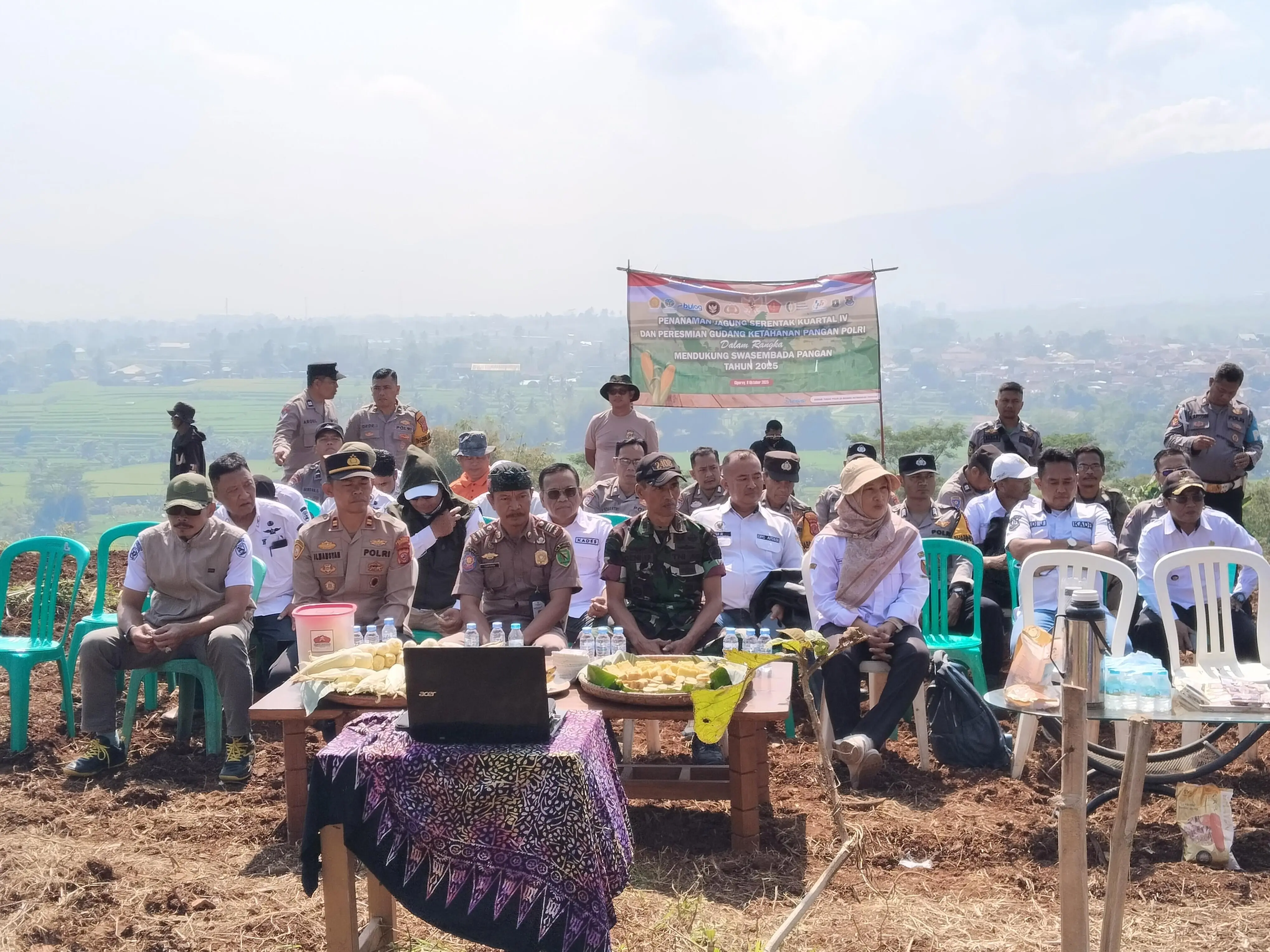 Penanaman Jagung Serentak Kuartal IV, Wujud Kolaborasi Polsek Ciparay dan Forkopimcam Dukung Swasembada Pangan