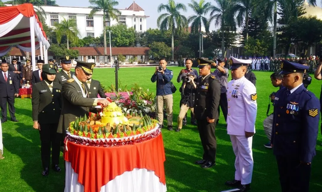 Pangdam III/Slw Hadiri Upacara HUT ke-80 TNI di Monas