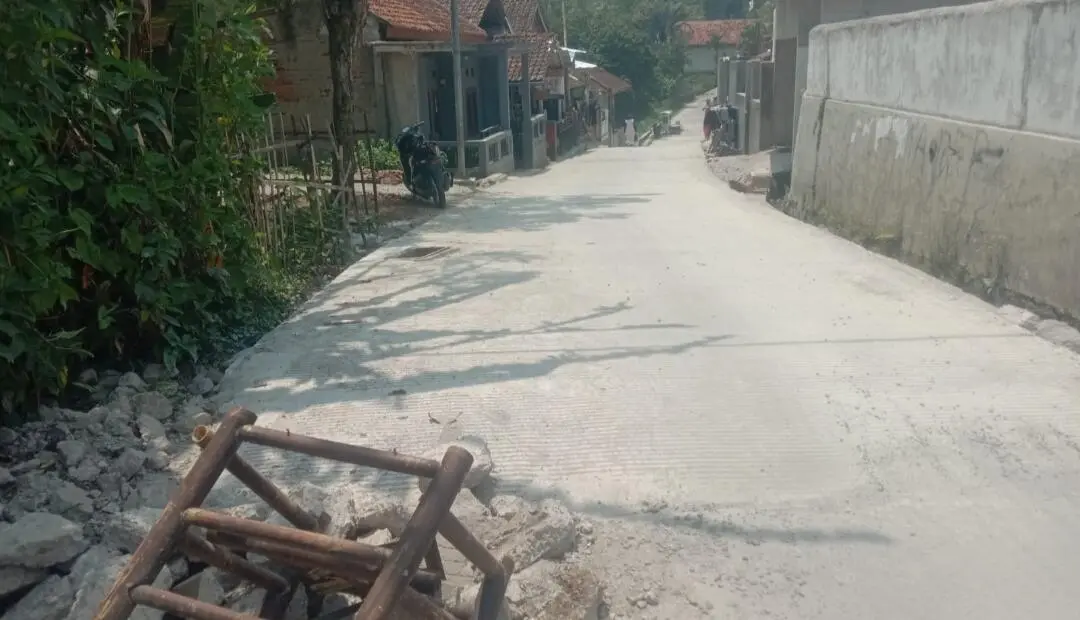 DPUTR Kab Bandung Kecolongan, Batching Plant  PT. KJB Tidak Terdaftar Diloloskan, Diduga Ada Main Mata