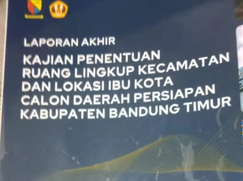 Aspem Kab. Bandung Menyerahkan Hasil Kajian KBT Kepada Ketua PMBT Atep Somantri di Dampingi Sekretaris PMBT Asep Juarsa