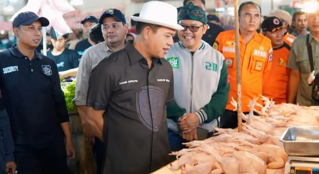 Bupati Kang DS Monitoring Kebutuhan Pokok Masyarakat di Pasar Soreang, Harga Ayam Pedaging Alami Kenaikan 