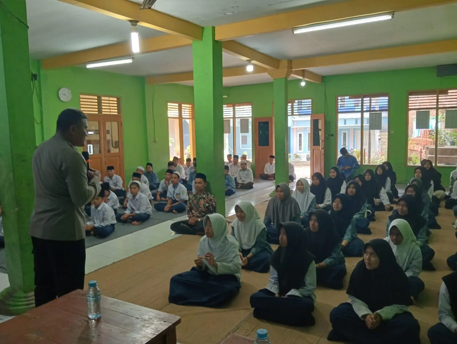 Polsek Ibun Gelar Penyuluhan Narkoba dan Kenakalan Remaja di Ponpes Hikmatul Huda