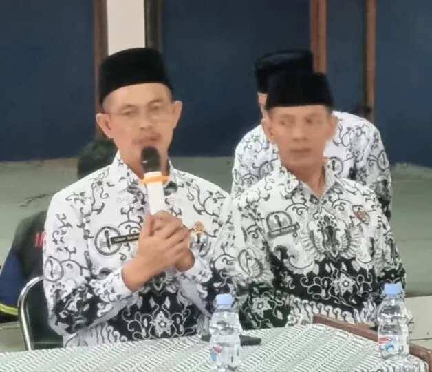 Yusup Salim Mengajak Seluruh Guru di Kabupaten Bandung Untuk Terus Bekerja Dengan Penuh Dedikasi Dimanapun Berada