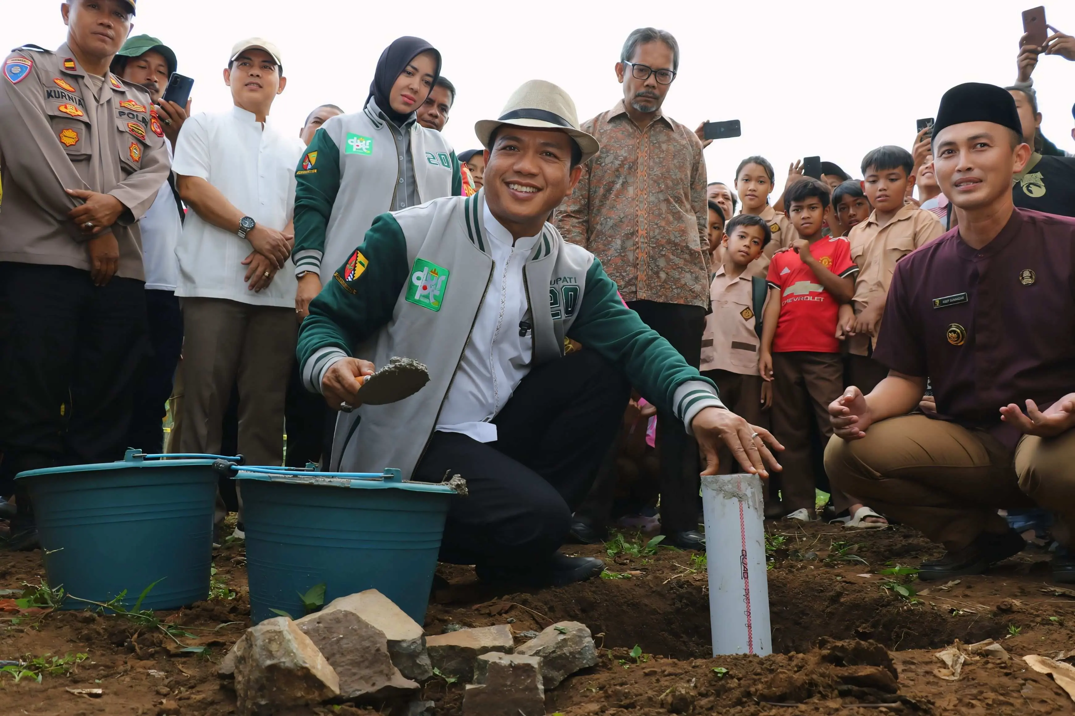 Kang DS Pastikan Pembangunan Jembatan Cijeruk Rampung dalam 120 Hari