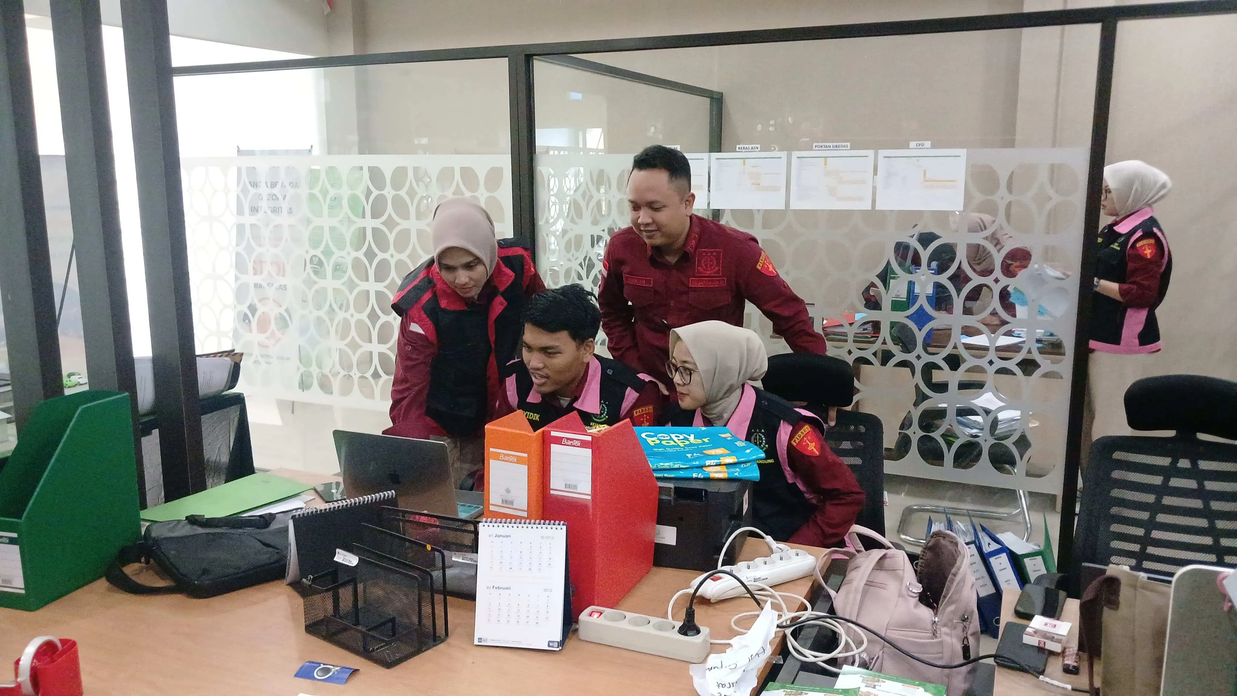 Kejari Bandung Geledah Kantor PT BDS, Usut Dugaan Korupsi Ayam Boneless