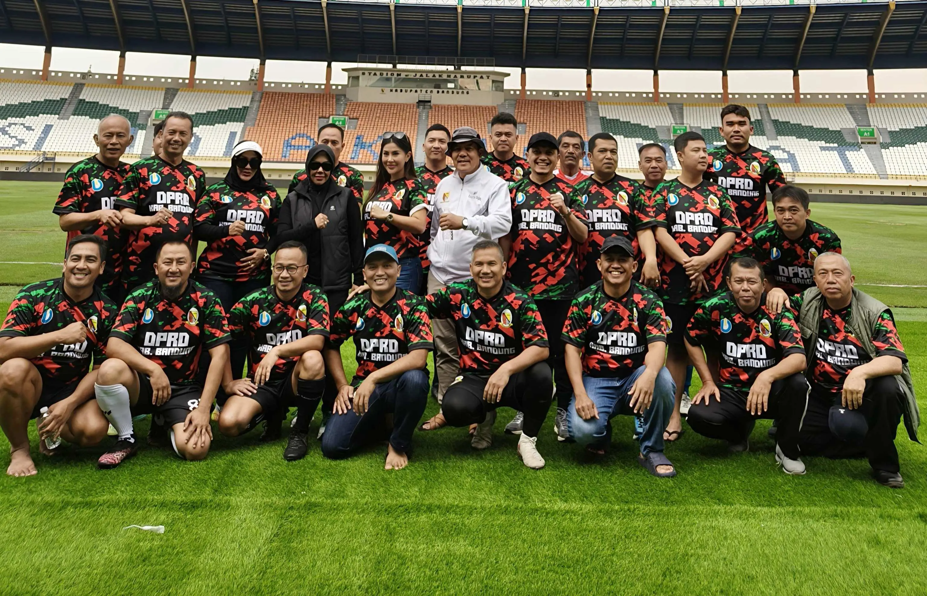 Ketua DPRD Kabupaten Bandung Hadiri Football Match Friendly Match Legislatif VS Eksekutif