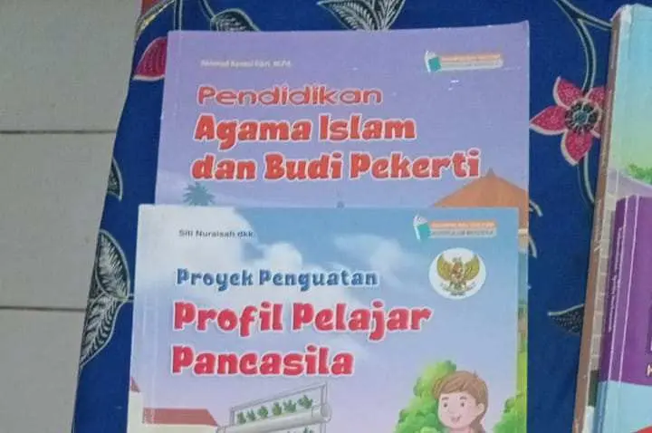Diduga Ketua PGRI Cangkuang Arahkan Pembelian Buku Ke Semua Sekolah 