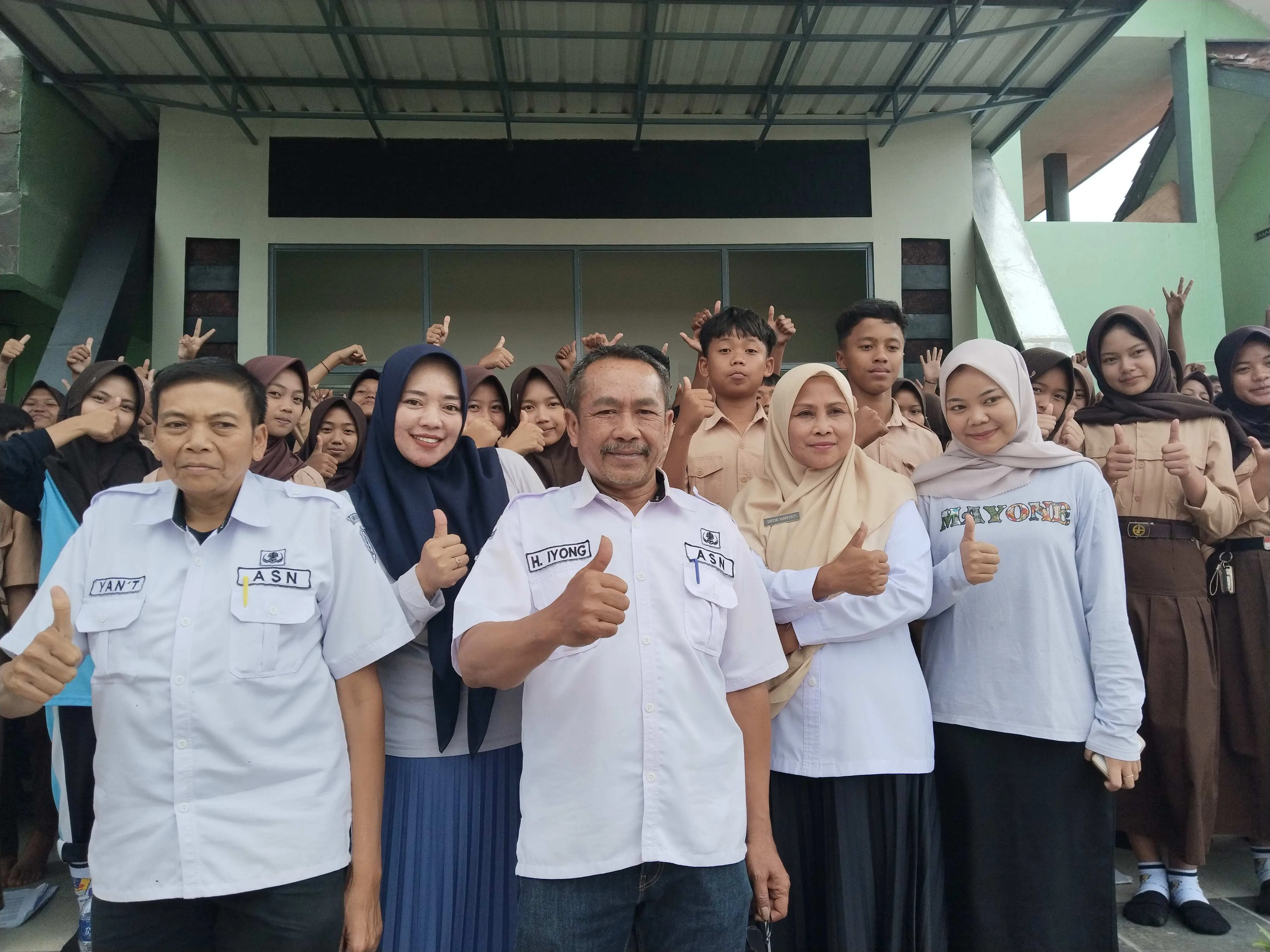 Jelang HUT ke-80 RI, 120 Pelajar SMPN 1 Majalaya Jalani Latihan Aubade untuk Persiapan Upacara Kemerdekaan