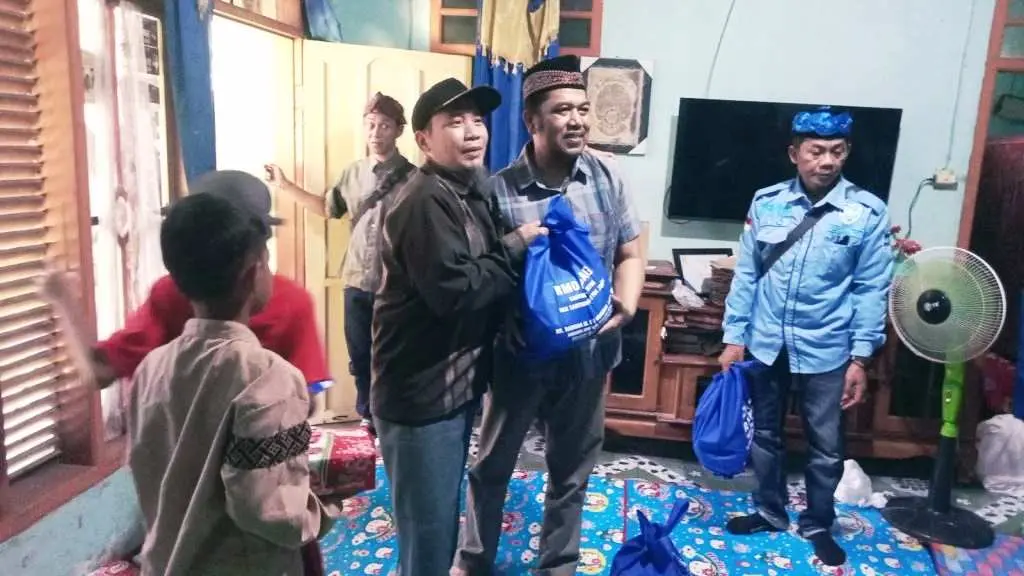 Aksi Sosial Dr. Raindra M Oto: Santunan untuk Jompo dan Anak Yatim