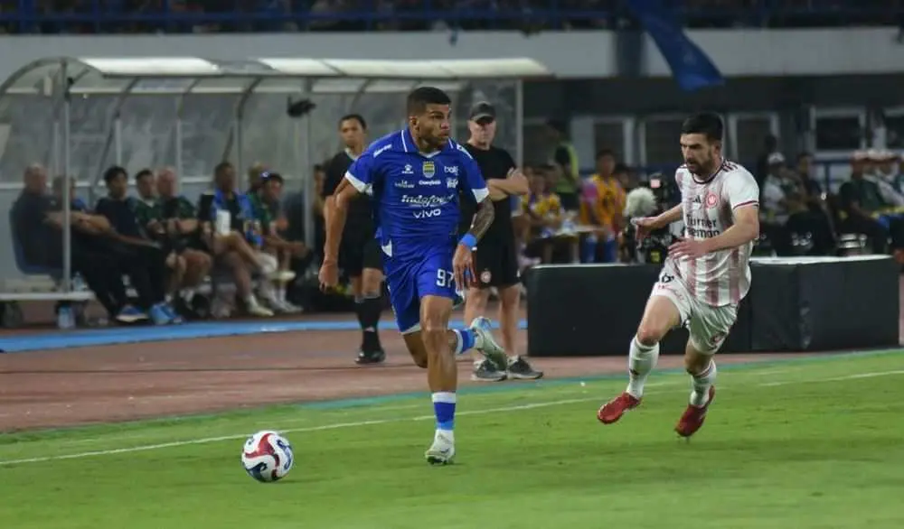 Persib Bandung Menang Tipis, Tiga Pemain Terpaksa Cedera