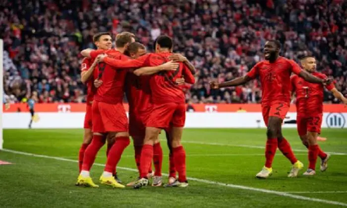 Bayern Muenchen Menang Dramatis 2-1 atas Lyon, Olise Jadi Bintang