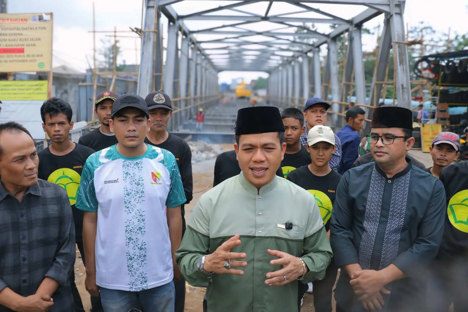 Tinjau Progres Jembatan Dayeuhkolot, Kang DS Imbau Warga Bersabar Selama Perbaikan