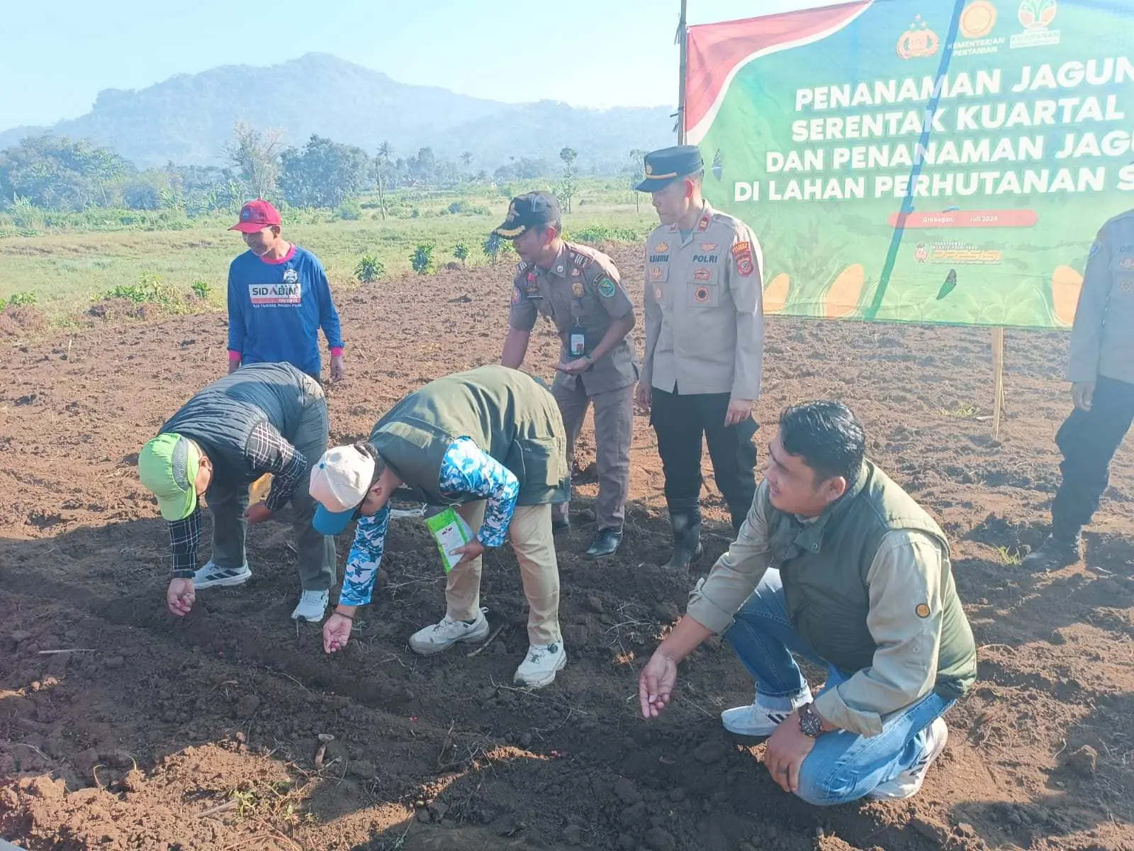 Polresta Bandung Dukung Penanaman Jagung Serentak di Ciparay Pada Kuartal III, Swasembada Pangan Tercapai